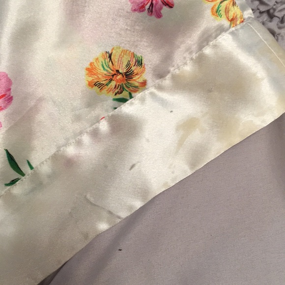 Floral Silk Robe - Picture 4 of 5